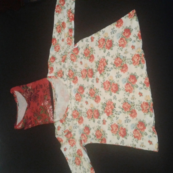 2 NEW PIONEER WOMAN V-NECK TEES SHIRTS - Picture 3 of 6